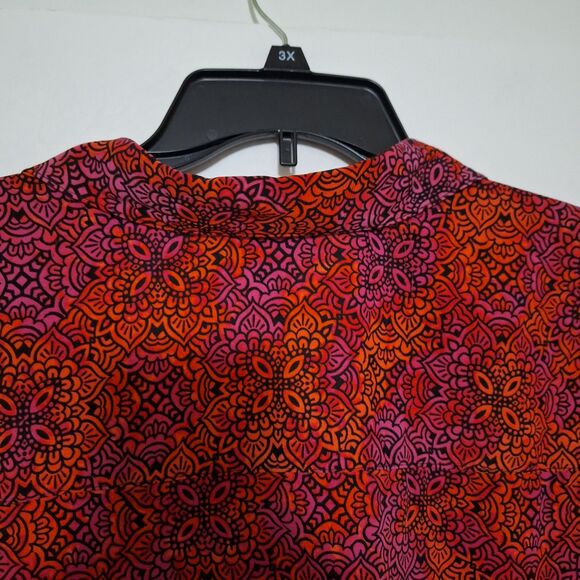 A Catherines Women's Plus Sized Blouse Red Paisley Office Siren Sharkbite Hem 5X - Picture 10 of 13